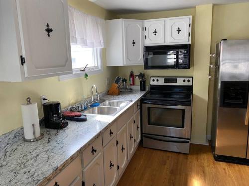 Sunny One Bedroom in Historic Downtown Dover