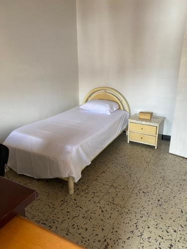Casa Amplia Familiar muy Fresca Cerca al Poblado, Medellín (Foto 8)