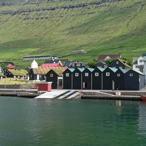 Umgebung, Oplev unikke Færøerne (Experience unique Faroe Islands holiday home by the sea with great views, fully equipped kitchen and) in Leirvík