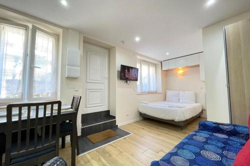 Cosy Appart Jouy N1 RER C 500 m in Jouy-en-Josas