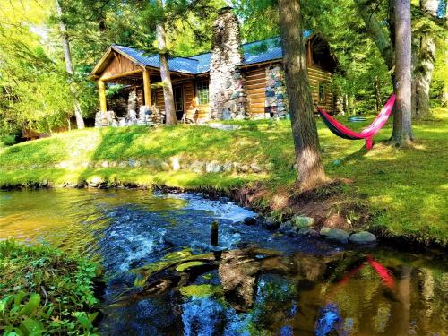 Steps to Beach-Hot Tub-Fireplace-Northern Original - Chalet - Traverse City