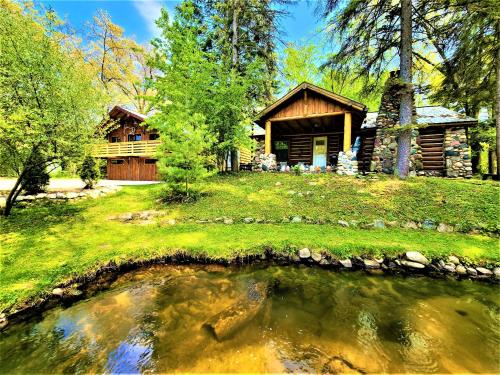 Exclusive 2 Chalet Stay-HotTub-Fireplace-Beachside