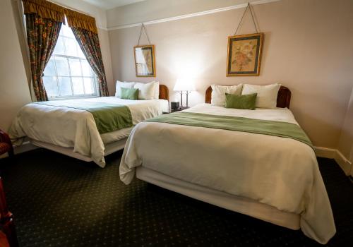 2 double beds
