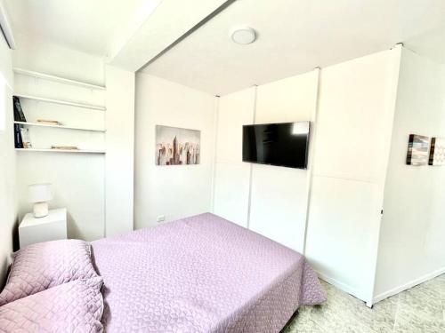 Spacious and comfortable apartment next to metro
