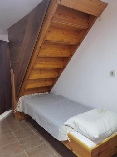 Flat w Garden 5 min to Ayazma Beach in Bozcaada