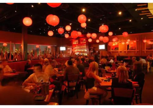 Étterem, Designer 5 Bd Home, Fountain Pool, Spa, Game Patio in Paradise Valley