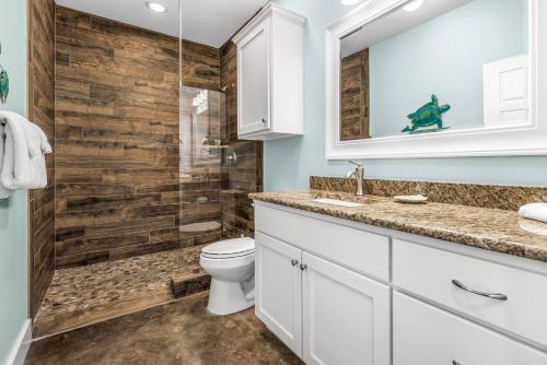 Sandy Craic- Elevator! Overlooking Community Pool! - image 4