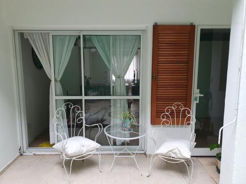 R M Desing, a 3km de la playa in Lisandro de la Torre