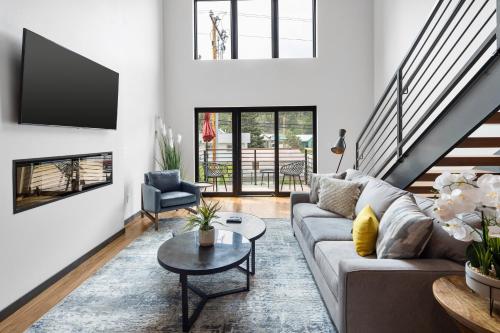 McGregor & Main - Luxury Lofts