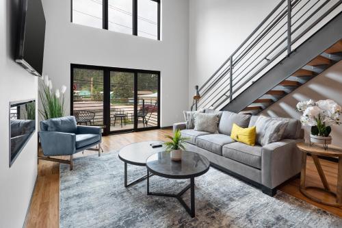 McGregor & Main - Luxury Lofts