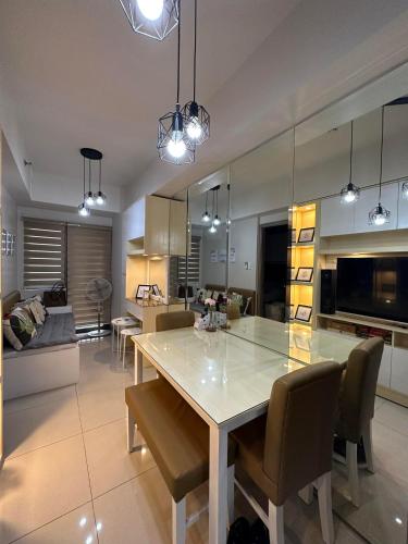 Mel and Rose Place in S Residences Tower 1 MOA, Manila (fotografie 10)