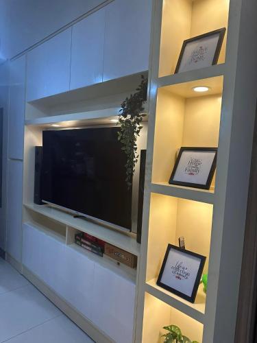 Mel and Rose Place in S Residences Tower 1 MOA, Manila (fotografie 3)