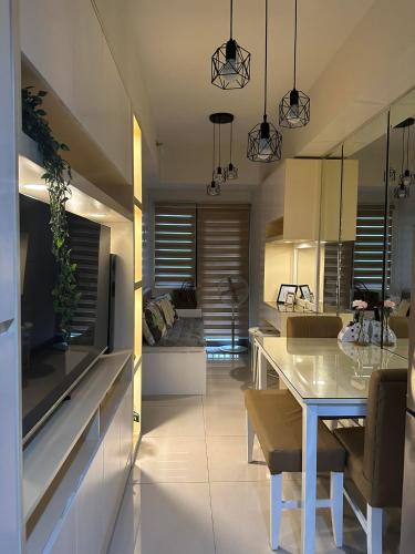 Mel and Rose Place in S Residences Tower 1 MOA, Manila (fotografie 5)