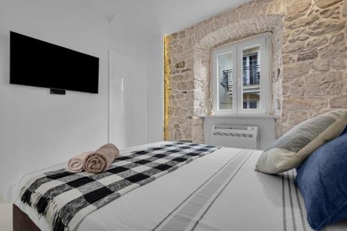 Two-Bedroom Apartment with Balcony image 10