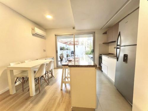 Perla Escondida ahora renovado! patios y parrilla privada, pileta compartida