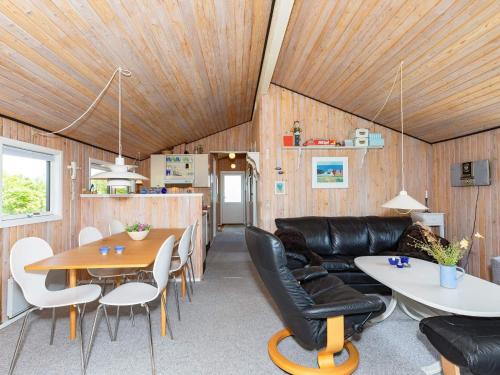 บริการและสิ่งอำนวยความสะดวก, 4 person holiday home in Hjørring-By Traum in มารุป