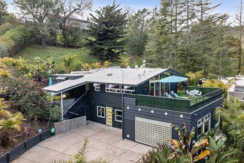 Stylish Retro Luxury Close to SF and Wine Country Regions