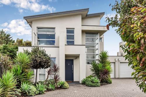 Stunning Sea Views in Excellent Location, Victor Harbor