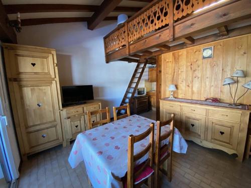 Appartement Crest-Voland, 1 pièce, 4 personnes - FR-1-733-135 - Apartment - Crest Voland Cohennoz