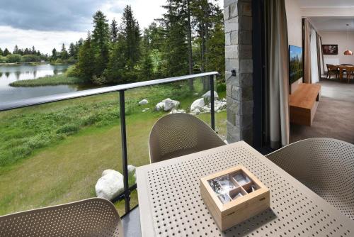 balkon/terras, APLEND Lake Resort in strbske Pleso