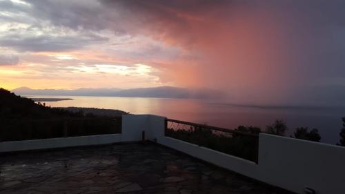 Tranquility Mountain & Sea View Koudoura House