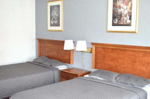Two Double Beds Non-Smoking