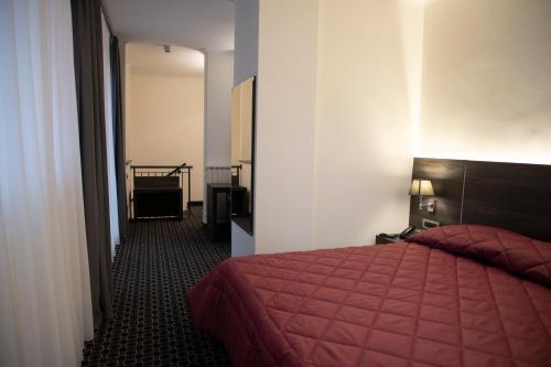 Gemelli Hotel - image 2