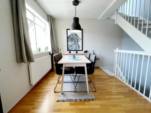 City center flat w roof top terrace & free parking, Oslo (photo 8)