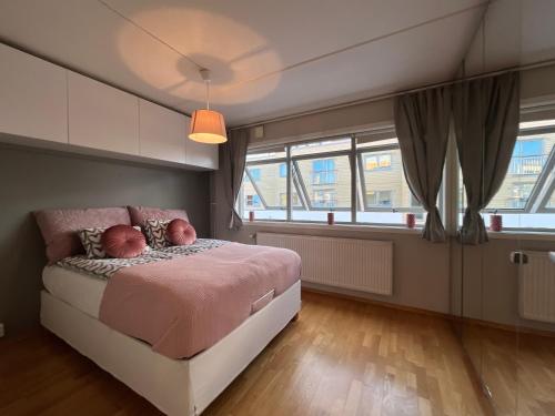 City center flat w roof top terrace & free parking, Oslo (photo 9)