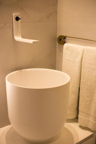 One-Bedroom Apartment image 3