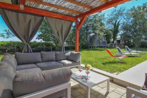 Villa Simac With Pool and Whirlpool - Happy Rentals