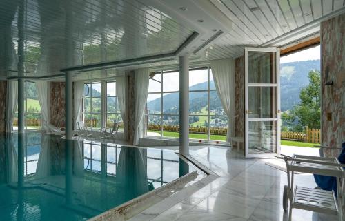 สปา, Villa Bostele with Five Bedrooms, Indoor Pool, Two Saunas & Garage in บาด ไคลน์คีชไฮม์