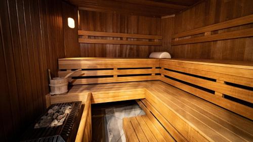 ซาวน่า, Villa Bostele with Five Bedrooms, Indoor Pool, Two Saunas & Garage in บาด ไคลน์คีชไฮม์