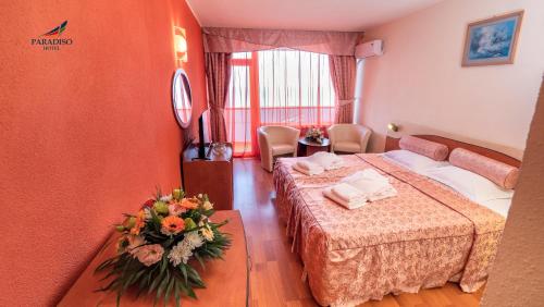 Hotel Paradiso – Mangalia, CA