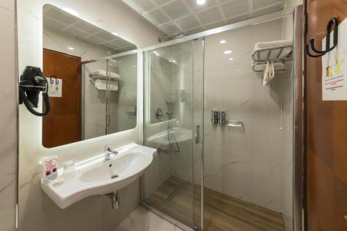 Vardar Palace Hotel - Special Category - image 3