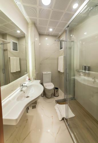 Budget Double Room image 4