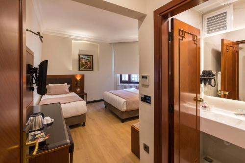 Triple Room image 3