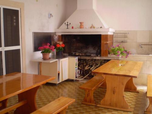 Spacious Two Bedroom Apartment with Balcony image 1