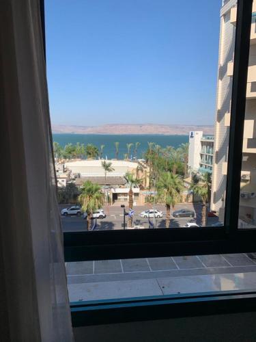 על שפת כנרת in Tiberias