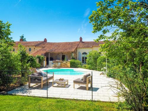 Holiday Home in Saint Laurent de la Salle with Pool