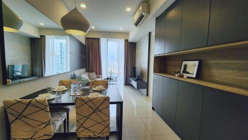 Balcony Unit @ Robertson Residence 18f, Куала-Лумпур