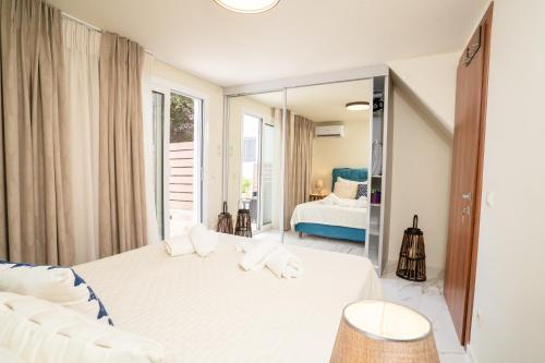 Sweet Home Houses 1 in Mpournias