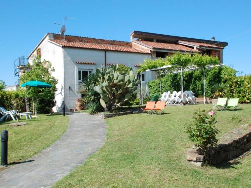 Villa in Velia only 2 steps away from the sea