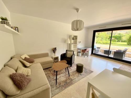 Appartement terrasse ensoleillée résidence calme