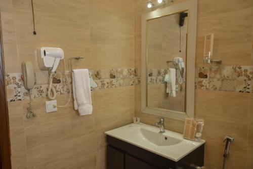 Swisstel Cottage – Karachi, TX