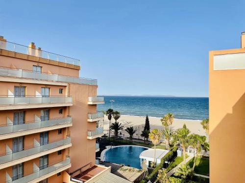 Three-Bedroom Apartment room in Casa Playa Roquetas