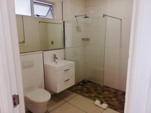 Double or Twin Room image 4