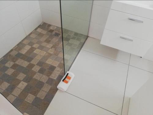 Double or Twin Room image 6