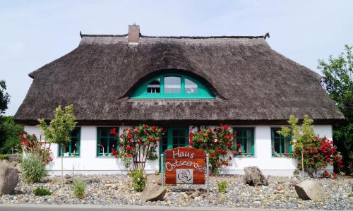 Haus Ostseerose - Ferienwohnungen Florentine, Linus, Ostseerose