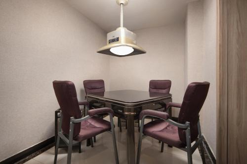 Fashion Suite image 1